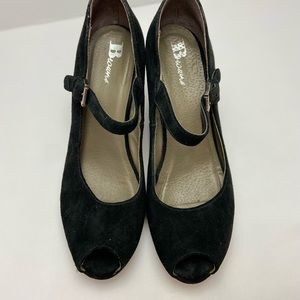 Brown’s Size 40 Black Suede